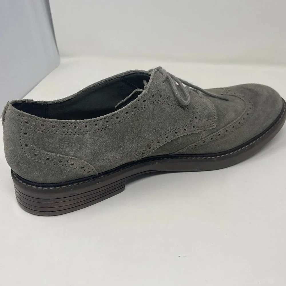 Clarks preowned good